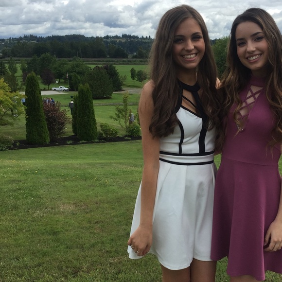 Formal dress - Picture 3 of 3